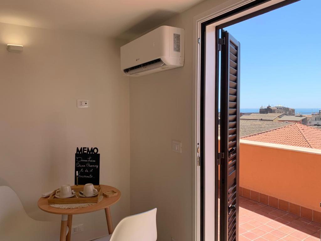 Donna Luisa-Catania Charming Apartment Екстериор снимка